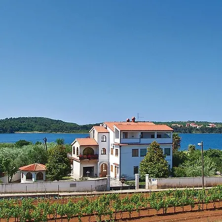 Beautiful Apartment In Pula With Kitchen Apartment