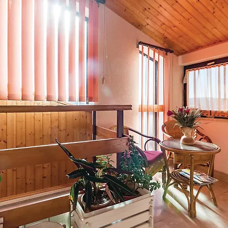 Beautiful Apartment In Pula With Kitchen Pula