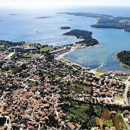 Beautiful Apartment In Pula With Kitchen Apartment