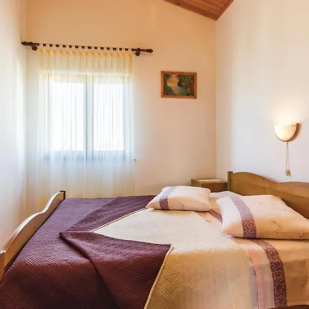 Apartman Beautiful In With Kitchen Póla